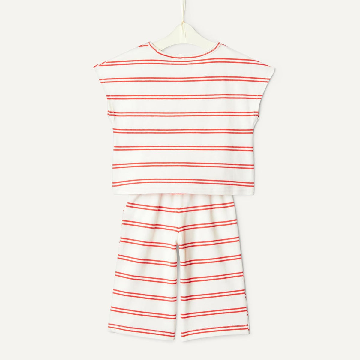 Amazon Essentials x Sofia Grainge Toddlers and Baby Girls' Cotton Pique Short Sleeve T-Shirt & Pants Play Set
