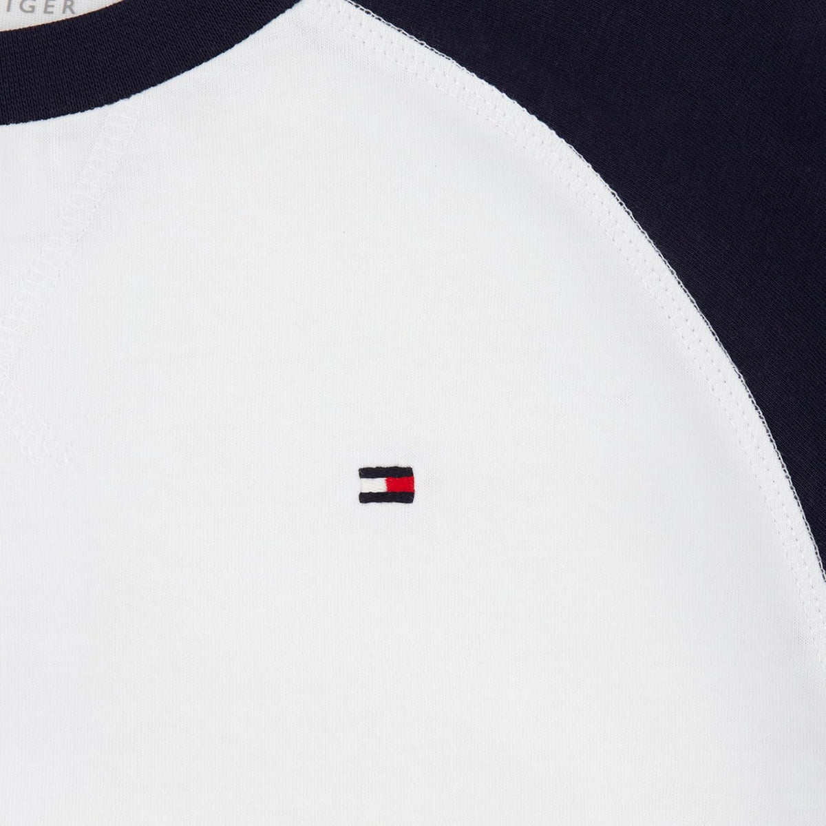Tommy Hilfiger Boys' Long Sleeve Crew Neck T-Shirt