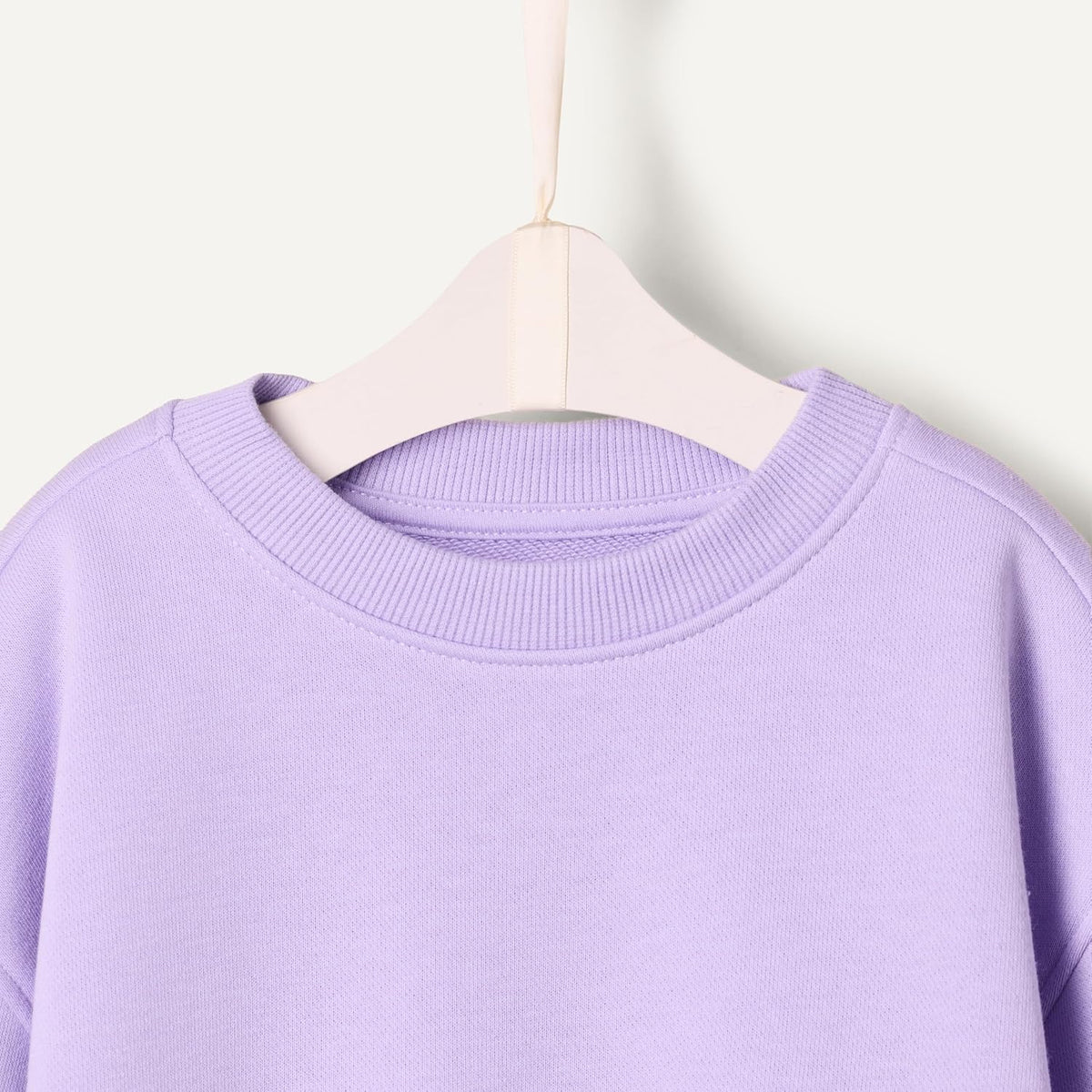 Amazon Essentials x Sofia Grainge Toddlers and Baby Girls' French Terry Sweatshirt Pant and Top Set