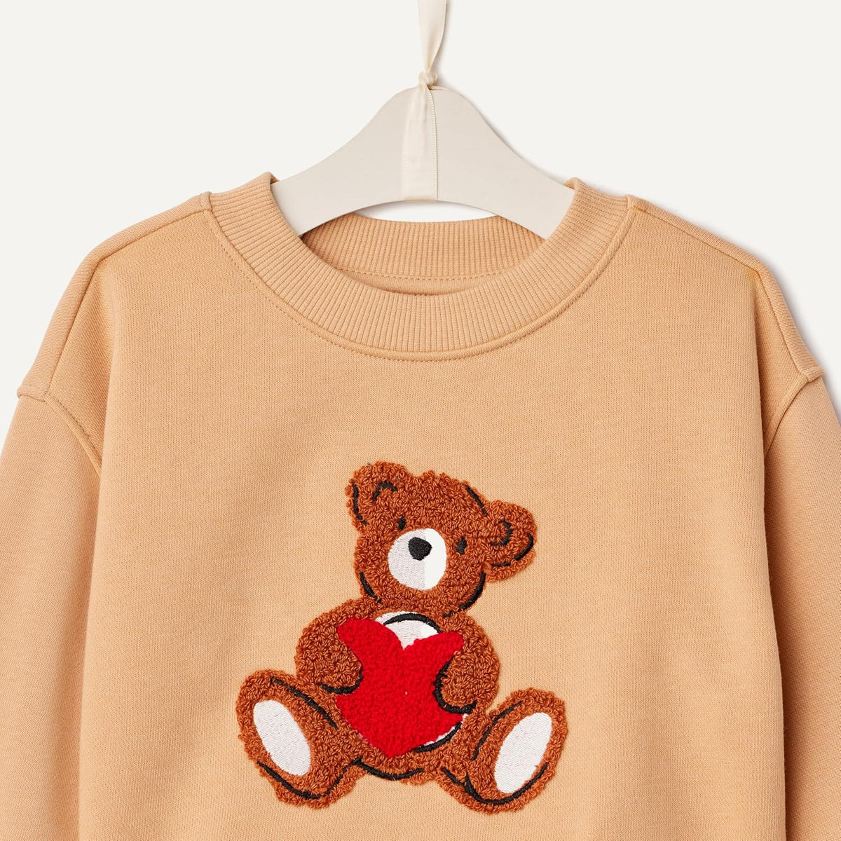 Amazon Essentials x Sofia Grainge Toddlers and Baby Girls' French Terry Sweatshirt Pant and Top Set